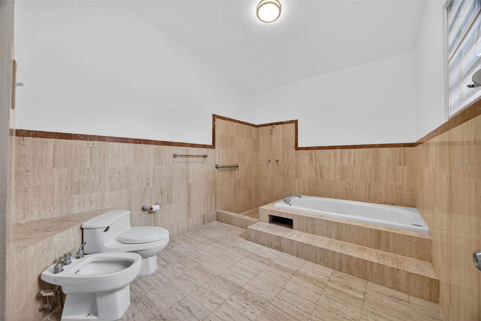 GARDEN HILLS - Residential