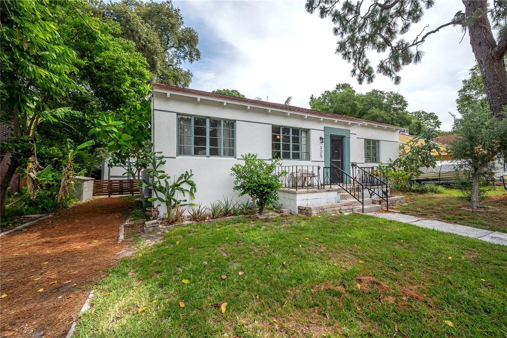 Photo of 325 W Rio Vista Court, Tampa, FL 33604 (MLS # TB8478749)