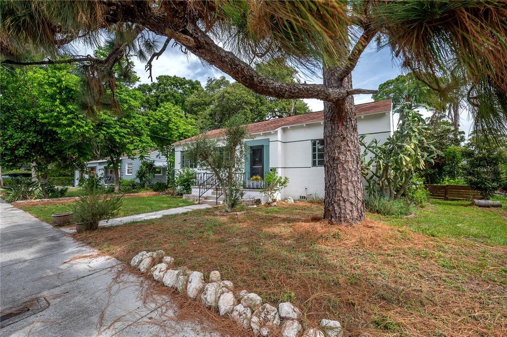 Photo of 325 W Rio Vista Court, Tampa, FL 33604 (MLS # TB8478749)