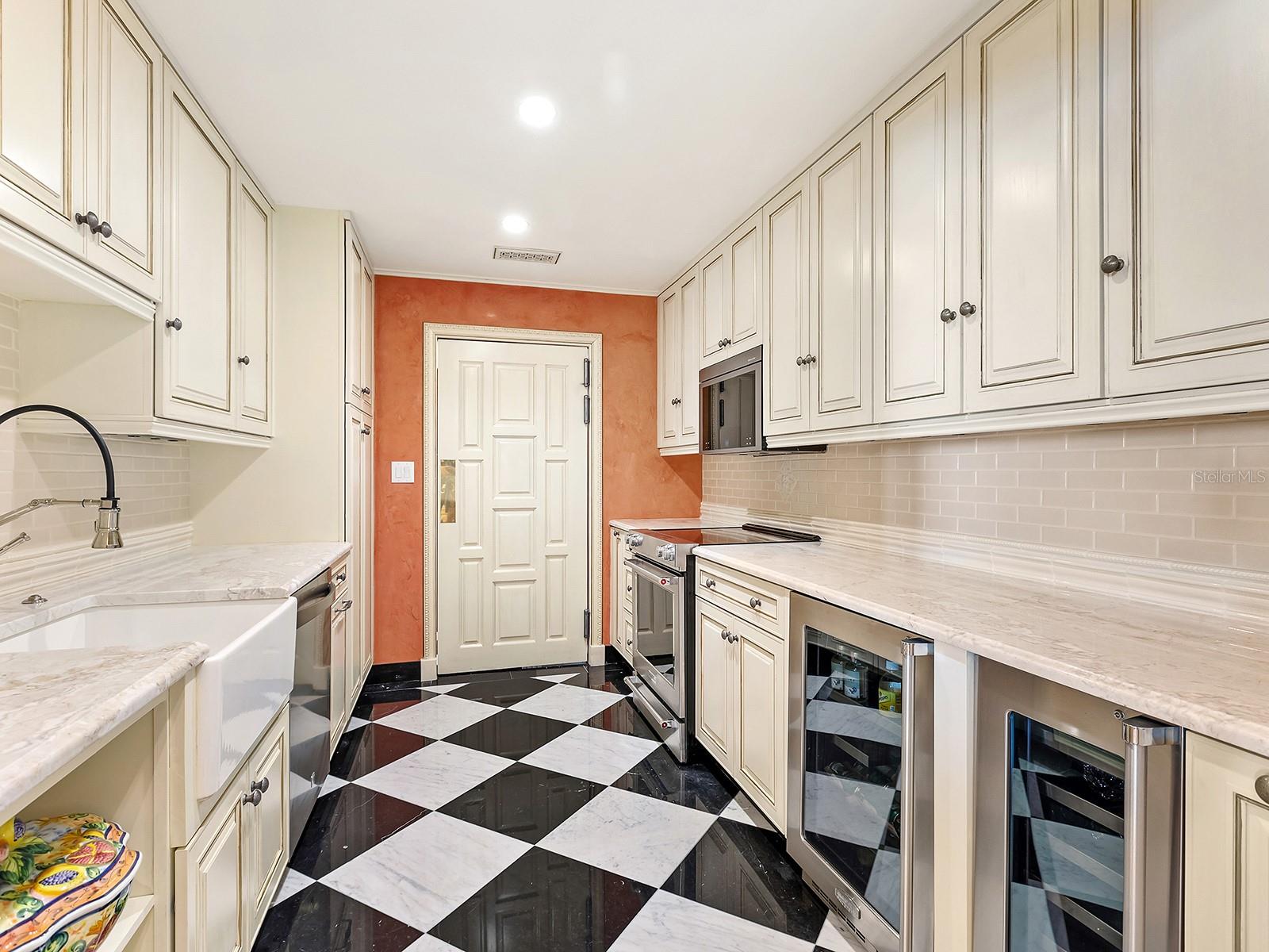 OYSTER BAY ESTATES - Residential