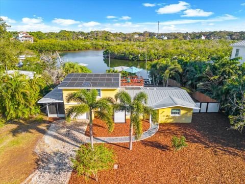 Photo of 628 Mayo Street, Palm Harbor, FL 34683 (MLS # TB8458017)