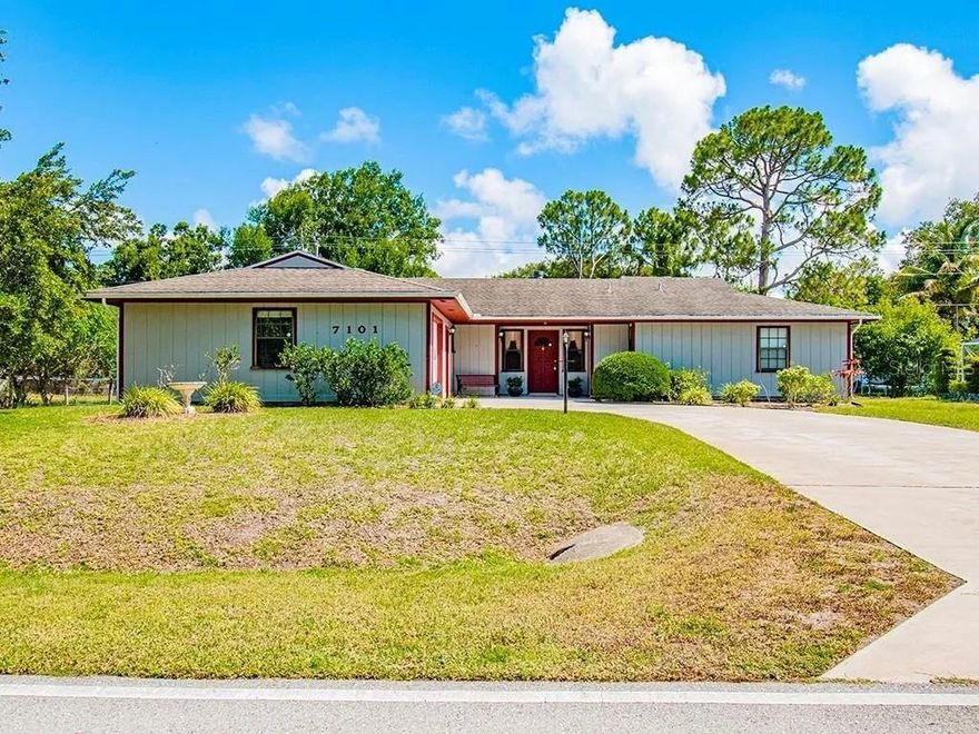 Short Sale. Pre-Foreclosure Lakewood Park home in Fort Pierce, FL.  This home has 3 BRS, 3 Baths, 2131 SF, garage, all appliances, fireplace in  Family Room, large screen patio, sun room. All bedrooms have attached bathroom. BRING ALL REASONABLE OFFERS.