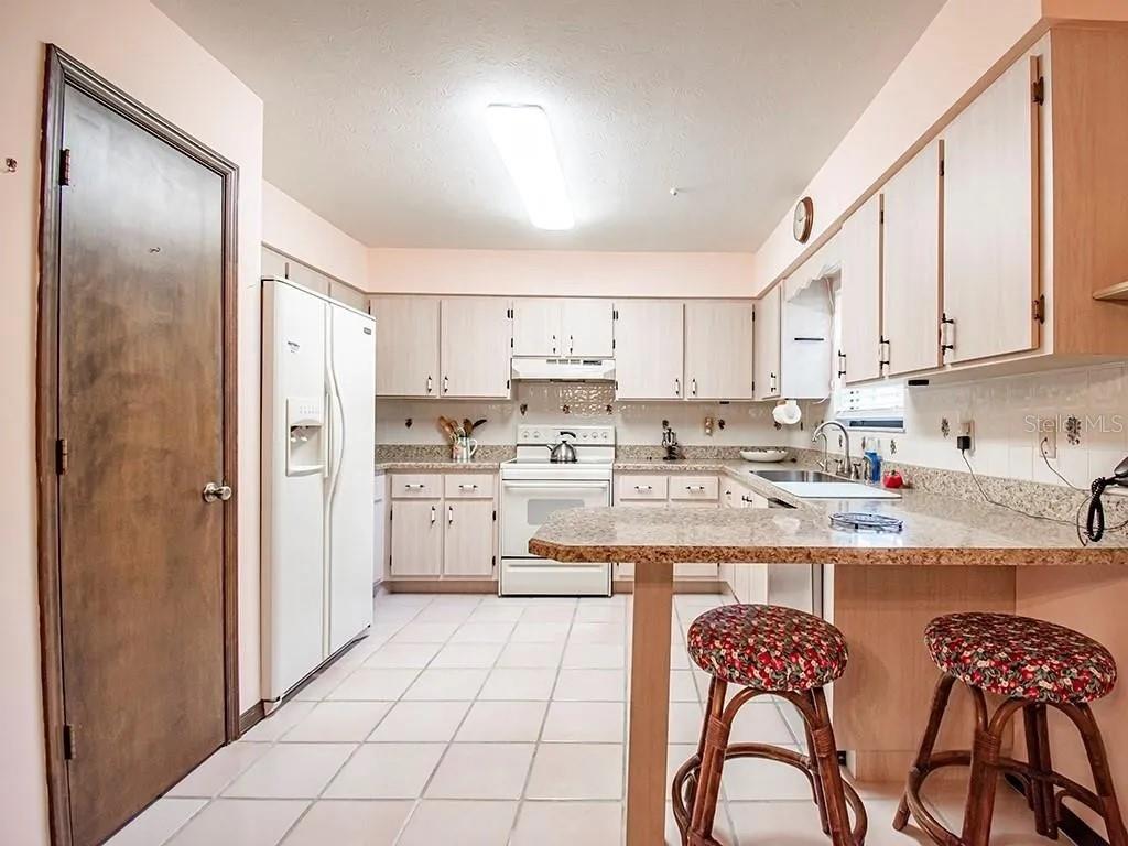 7101 NORTH BOULEVARD