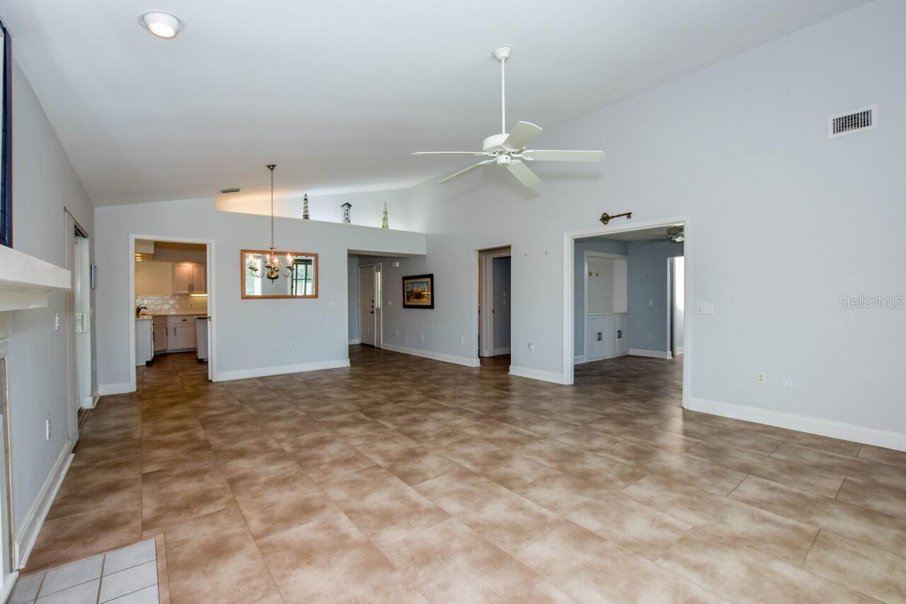 HARRINGTON LAKE - Residential