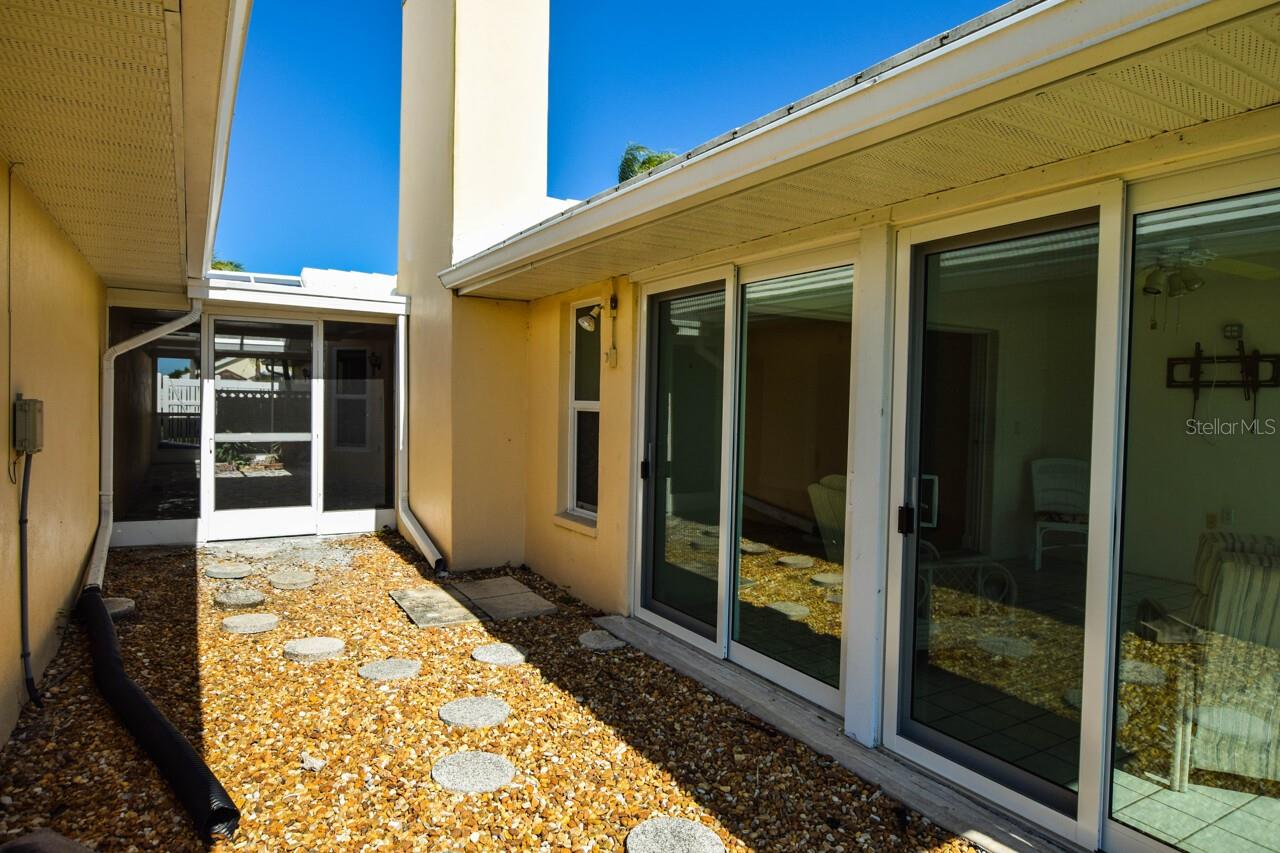 HARRINGTON LAKE - Residential