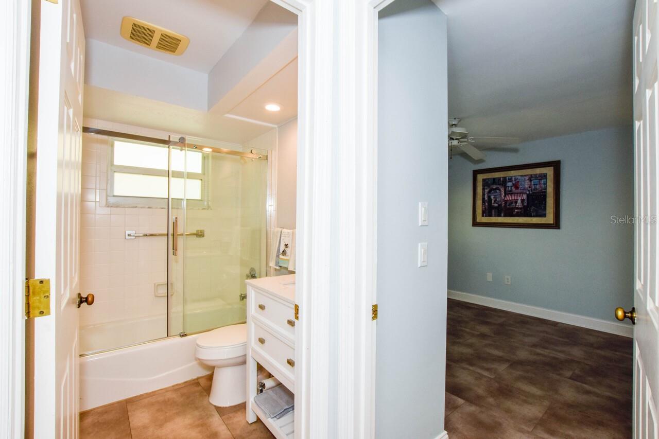 HARRINGTON LAKE - Residential