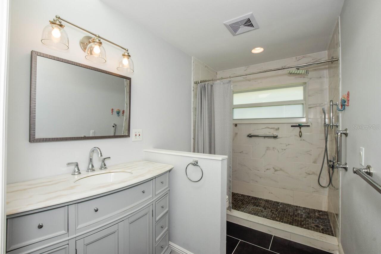 HARRINGTON LAKE - Residential