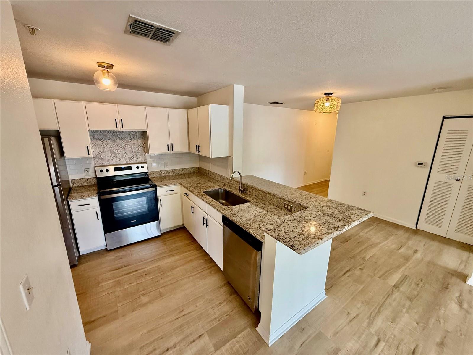 940 VILLAGE TRAIL 8-205