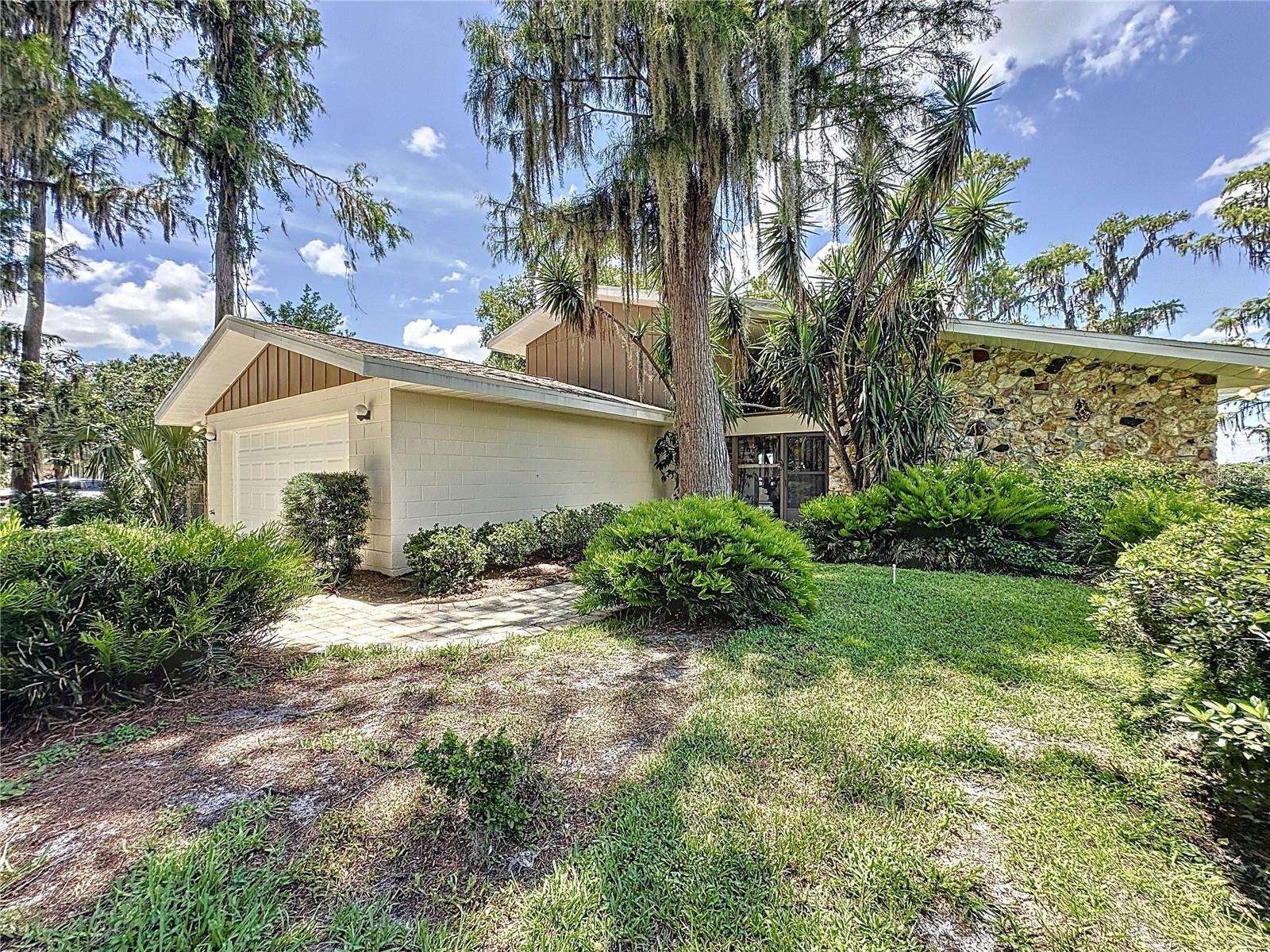 11401 CYPRESS DRIVE