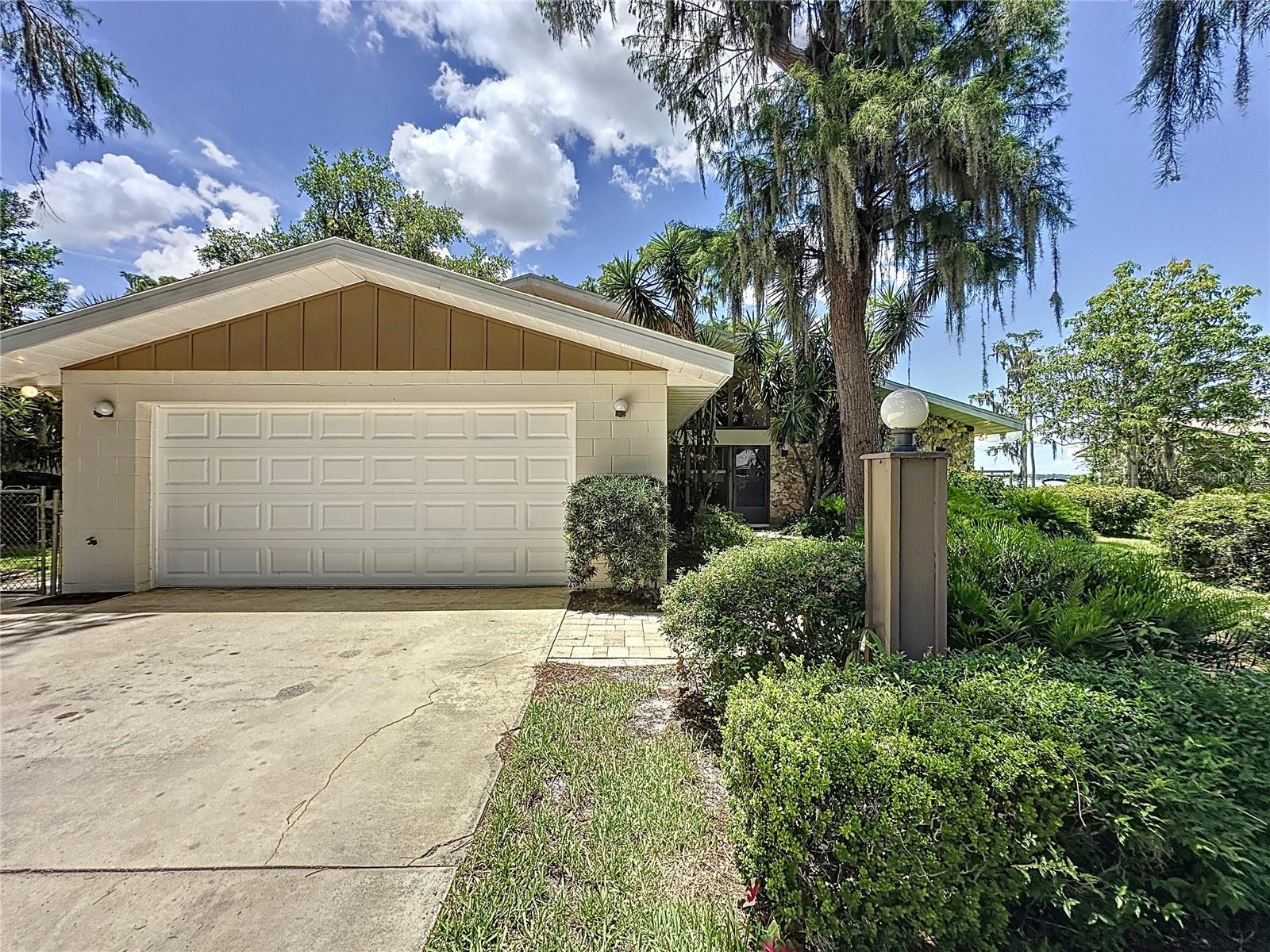11401 CYPRESS DRIVE
