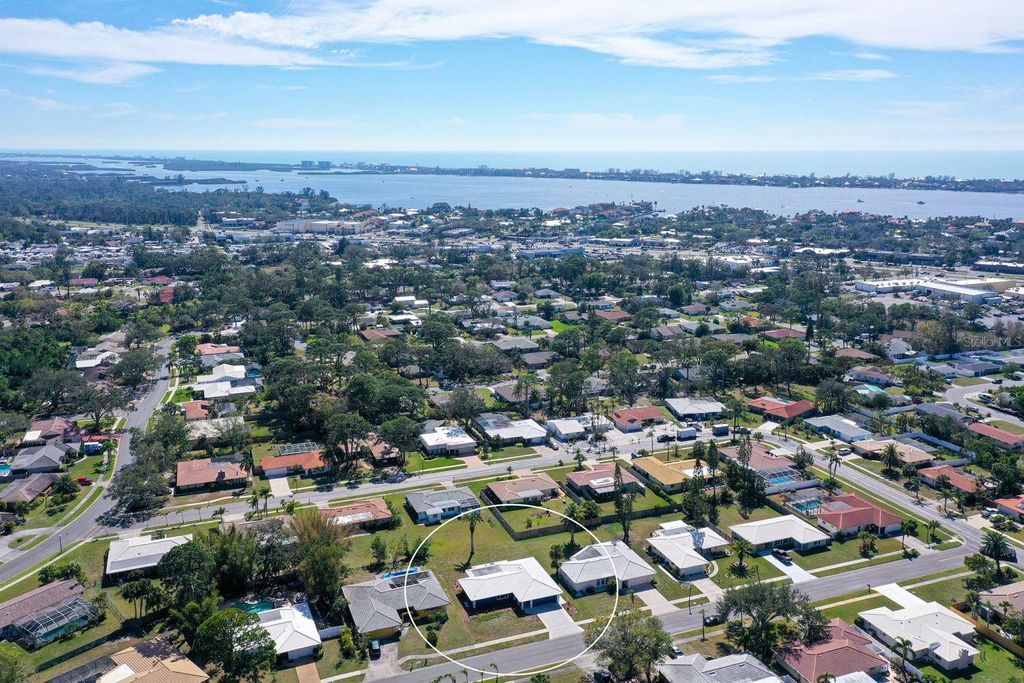 Photo of 2434 Carlisle Place, Sarasota, FL 34231 (MLS # A4672633)