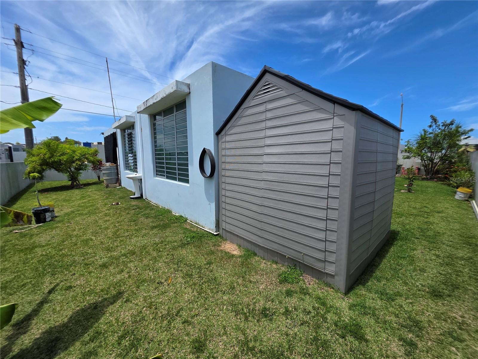 URB ISLA DE ROQUE - Residential