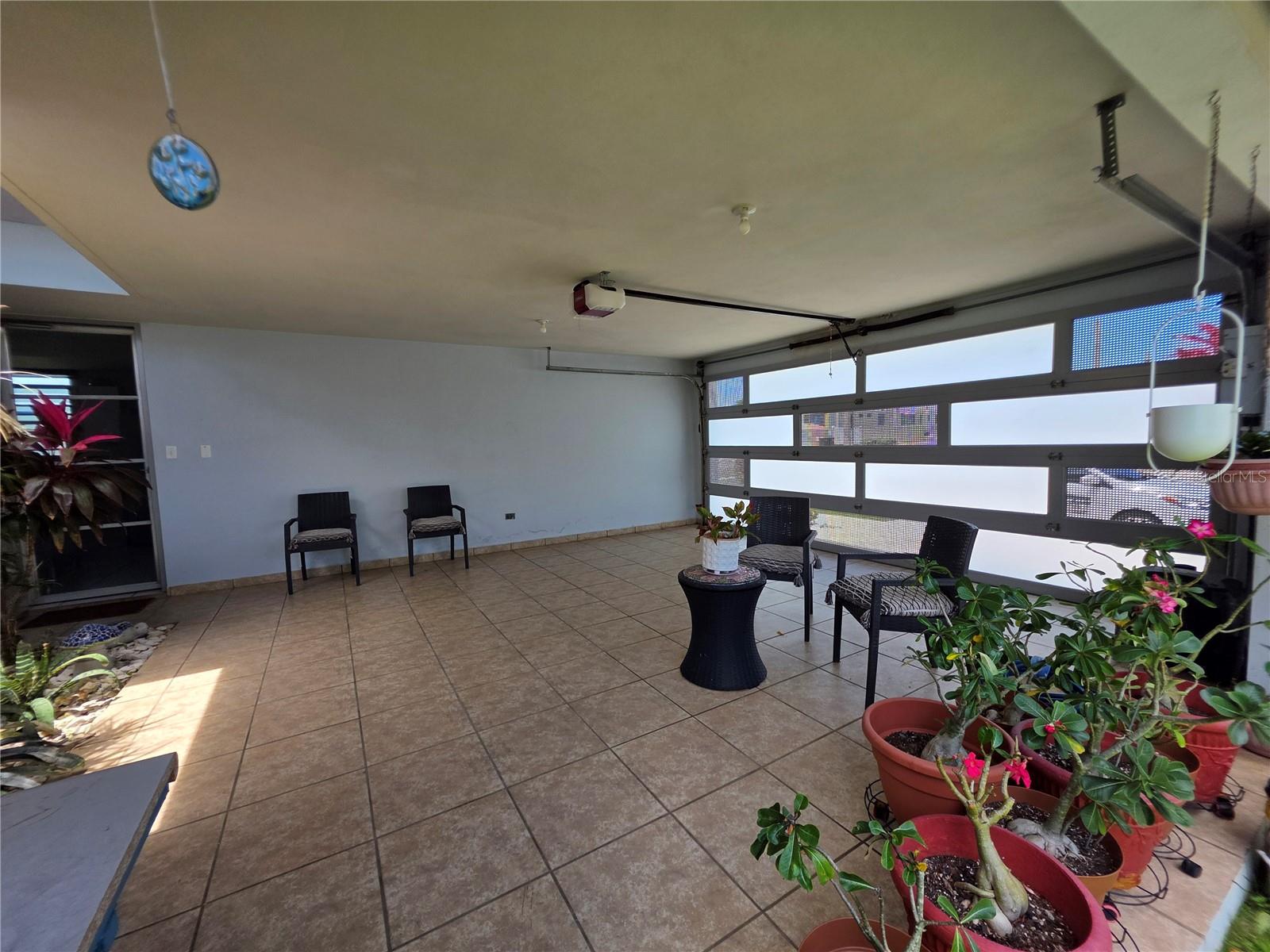 URB ISLA DE ROQUE - Residential