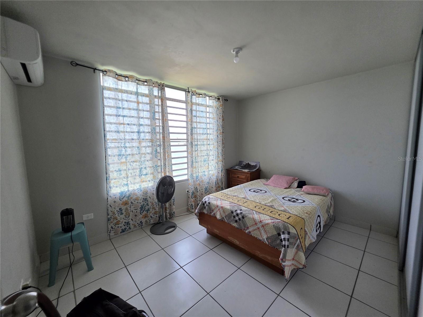 URB ISLA DE ROQUE - Residential