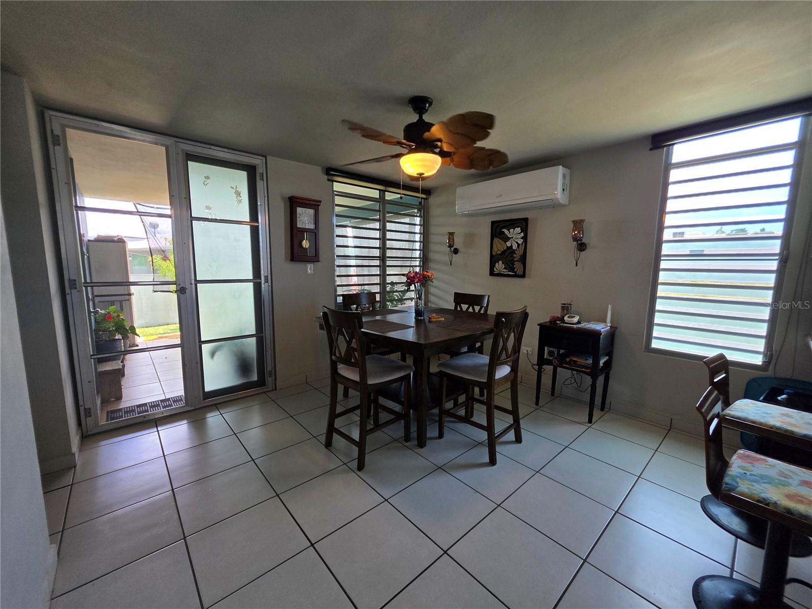 URB ISLA DE ROQUE - Residential