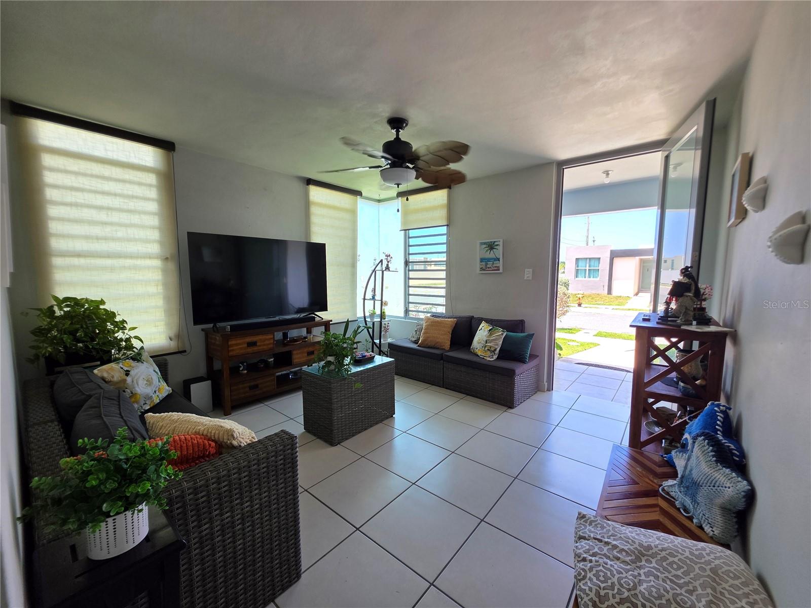 URB ISLA DE ROQUE - Residential