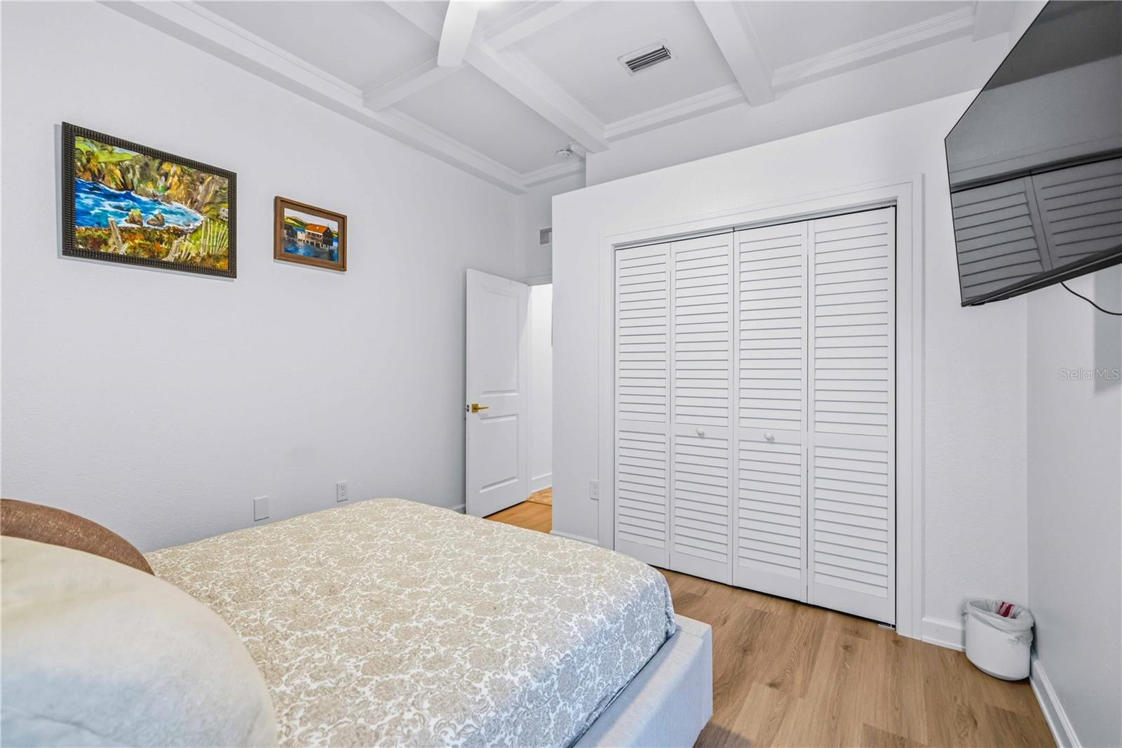 HAMLETS GROVE - Residential