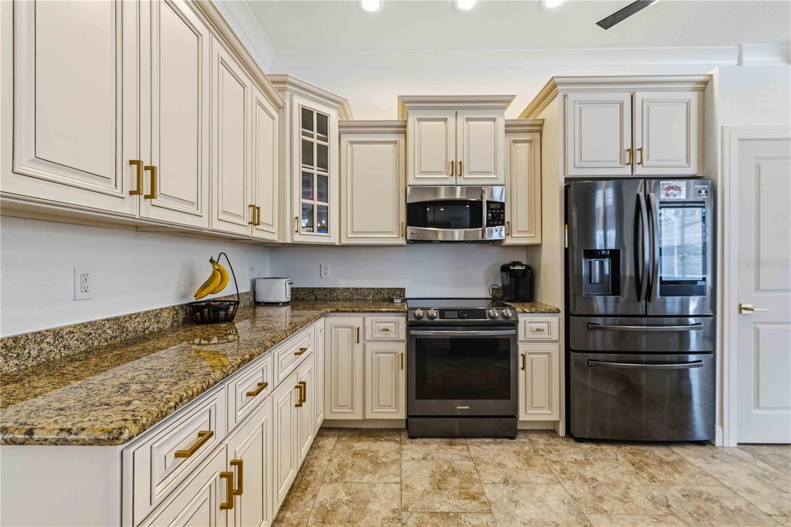 HAMLETS GROVE - Residential