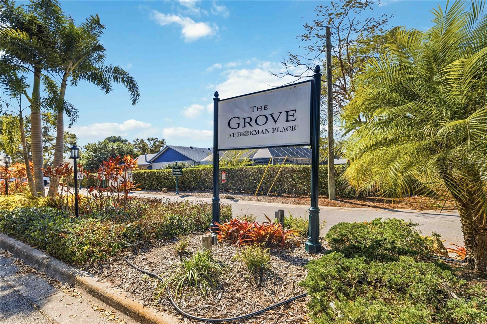 4822 HAMLETS GROVE DRIVE