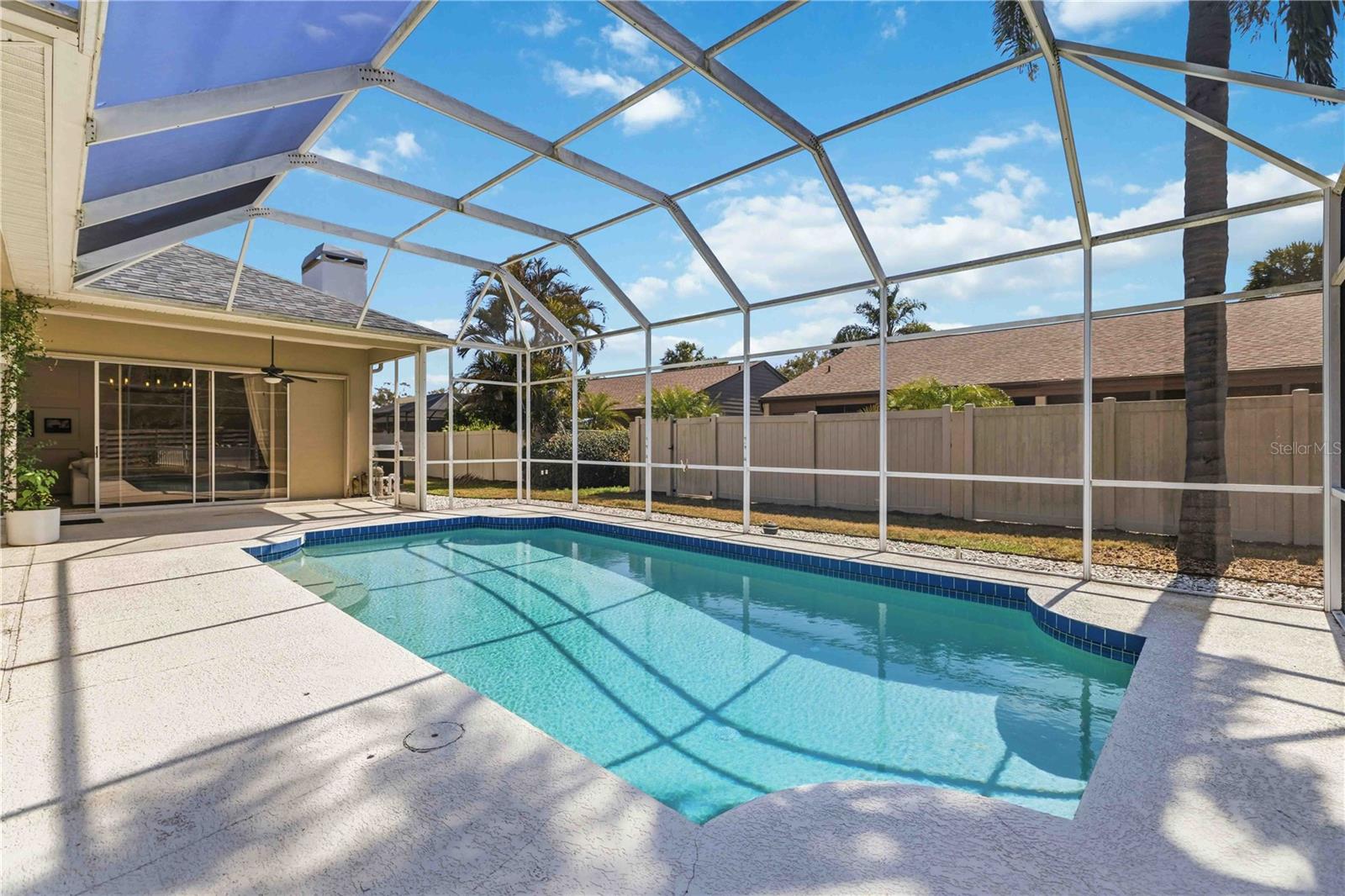 HAMLETS GROVE - Residential