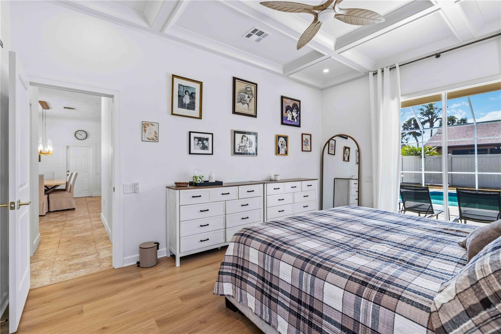 HAMLETS GROVE - Residential