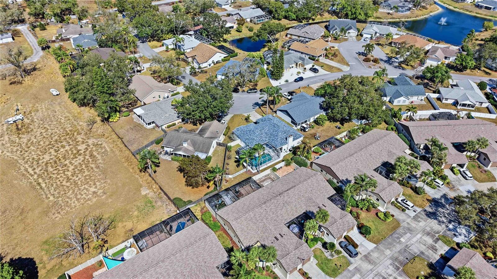 HAMLETS GROVE - Residential