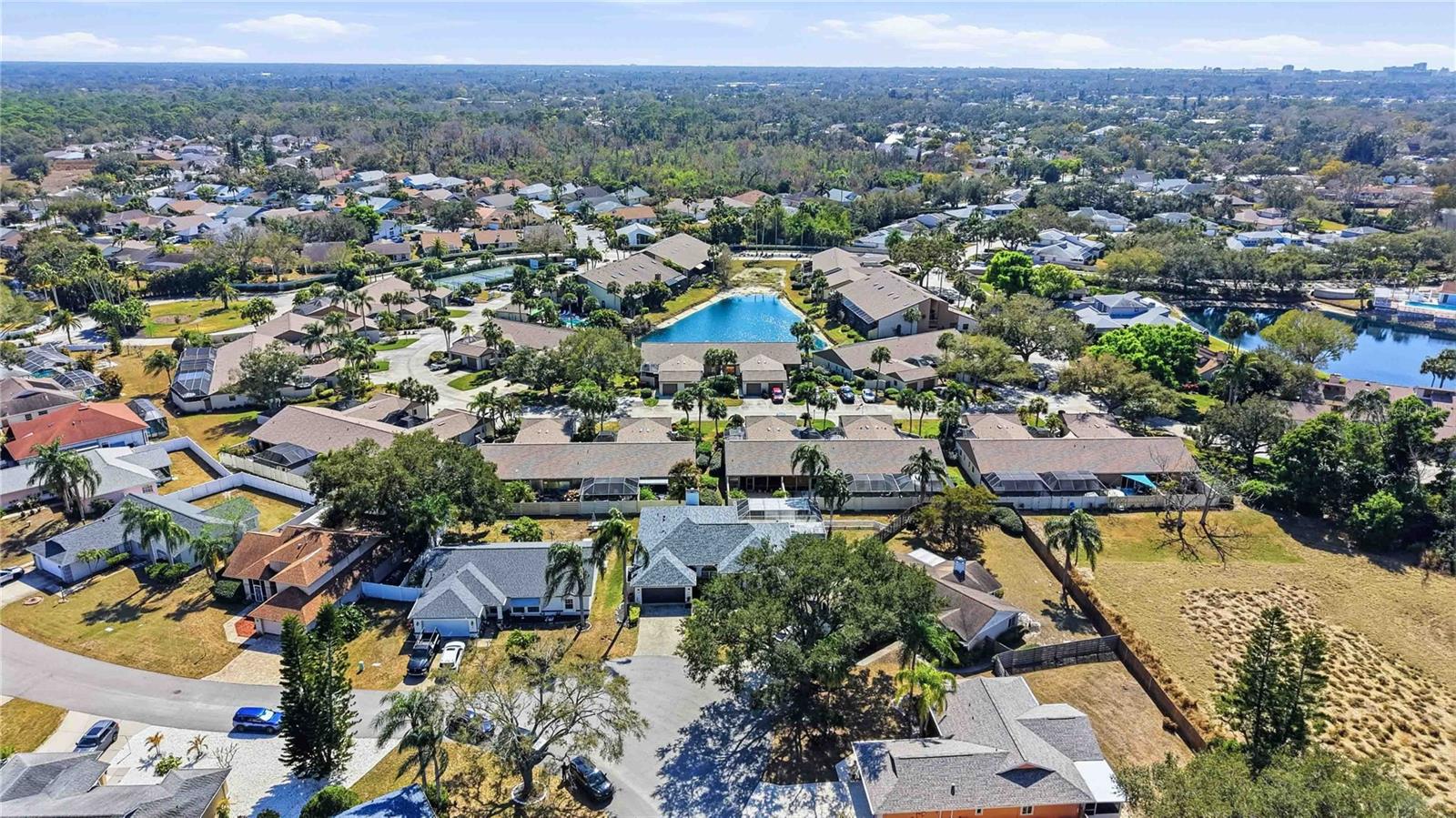 HAMLETS GROVE - Residential