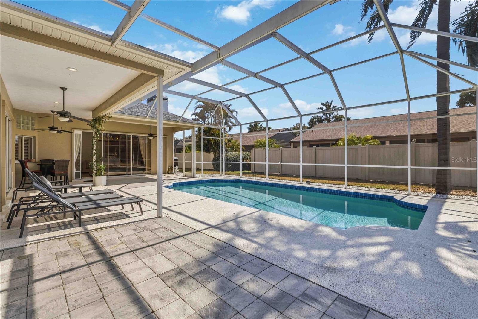 HAMLETS GROVE - Residential