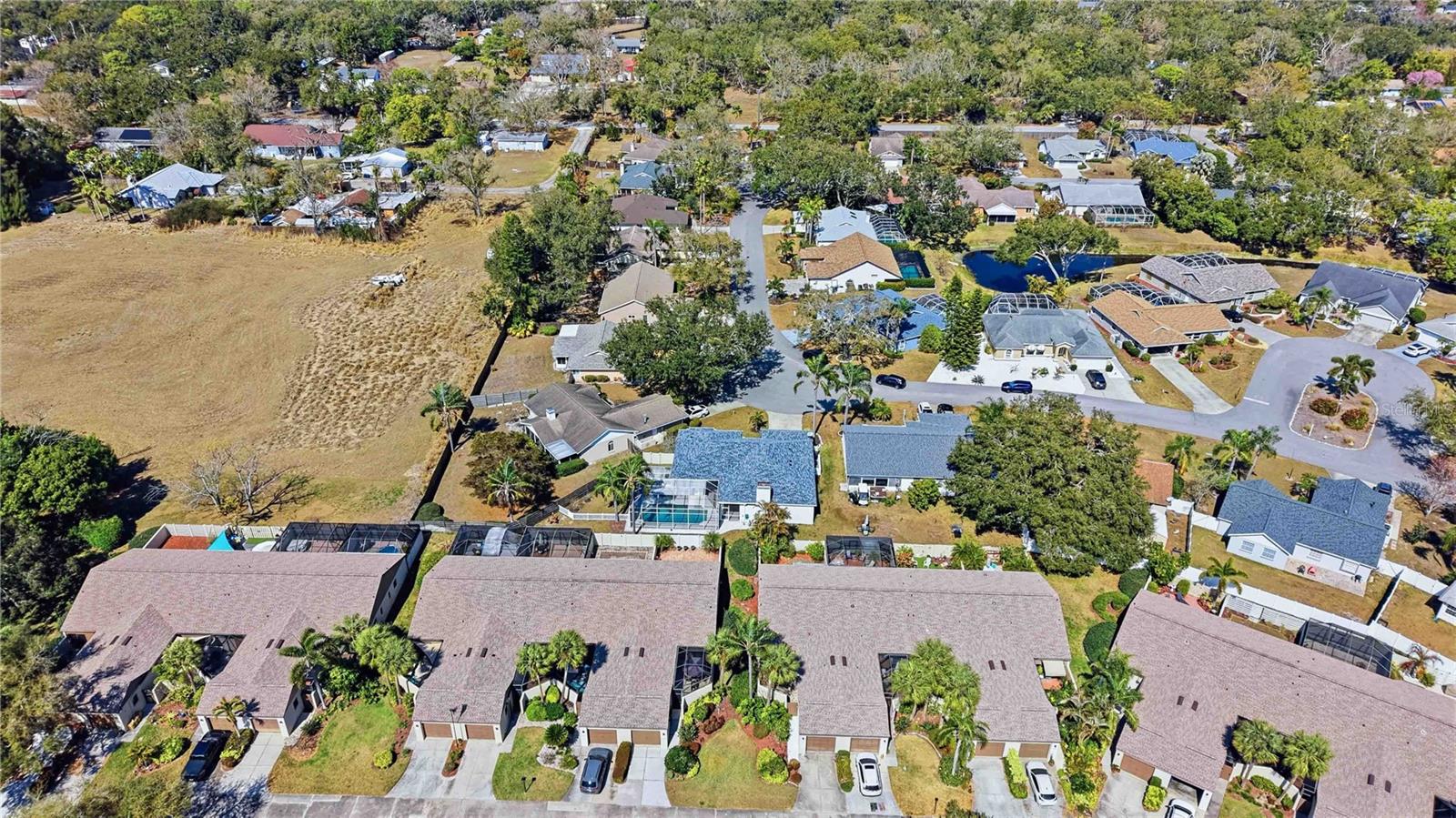 HAMLETS GROVE - Residential