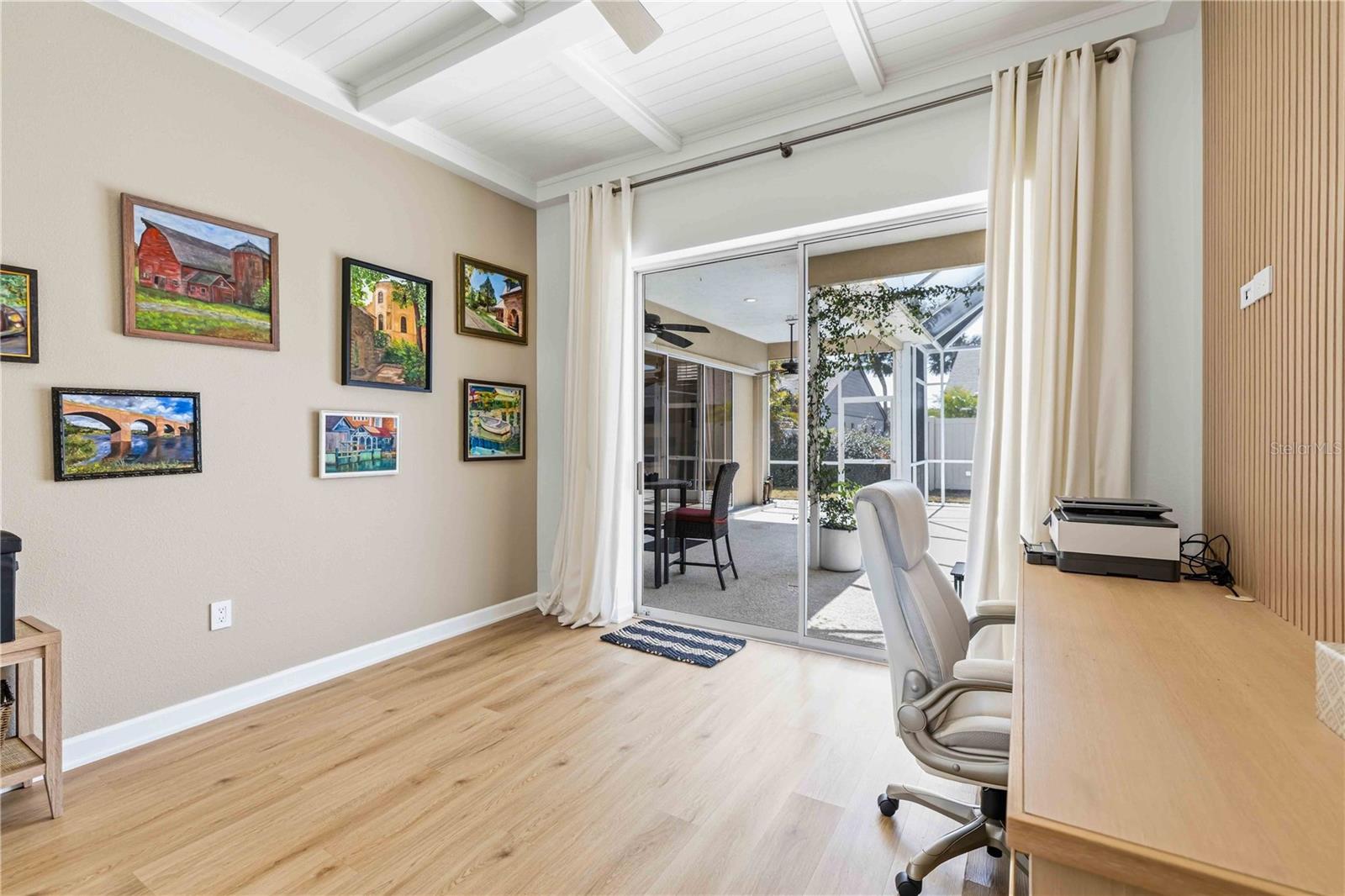 HAMLETS GROVE - Residential