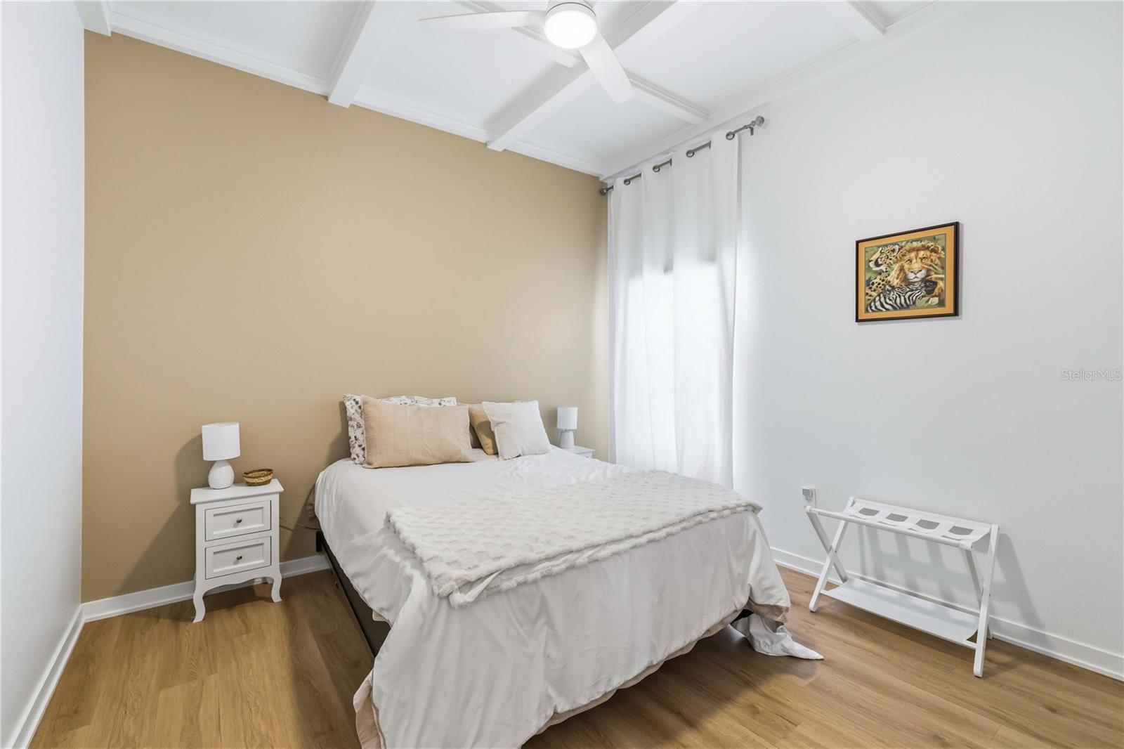 HAMLETS GROVE - Residential