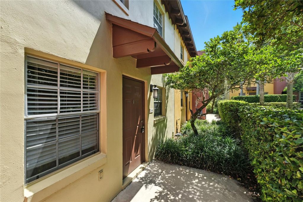 Photo of 1531 Catherine Street #34, Orlando, FL 32801 (MLS # O6335064)