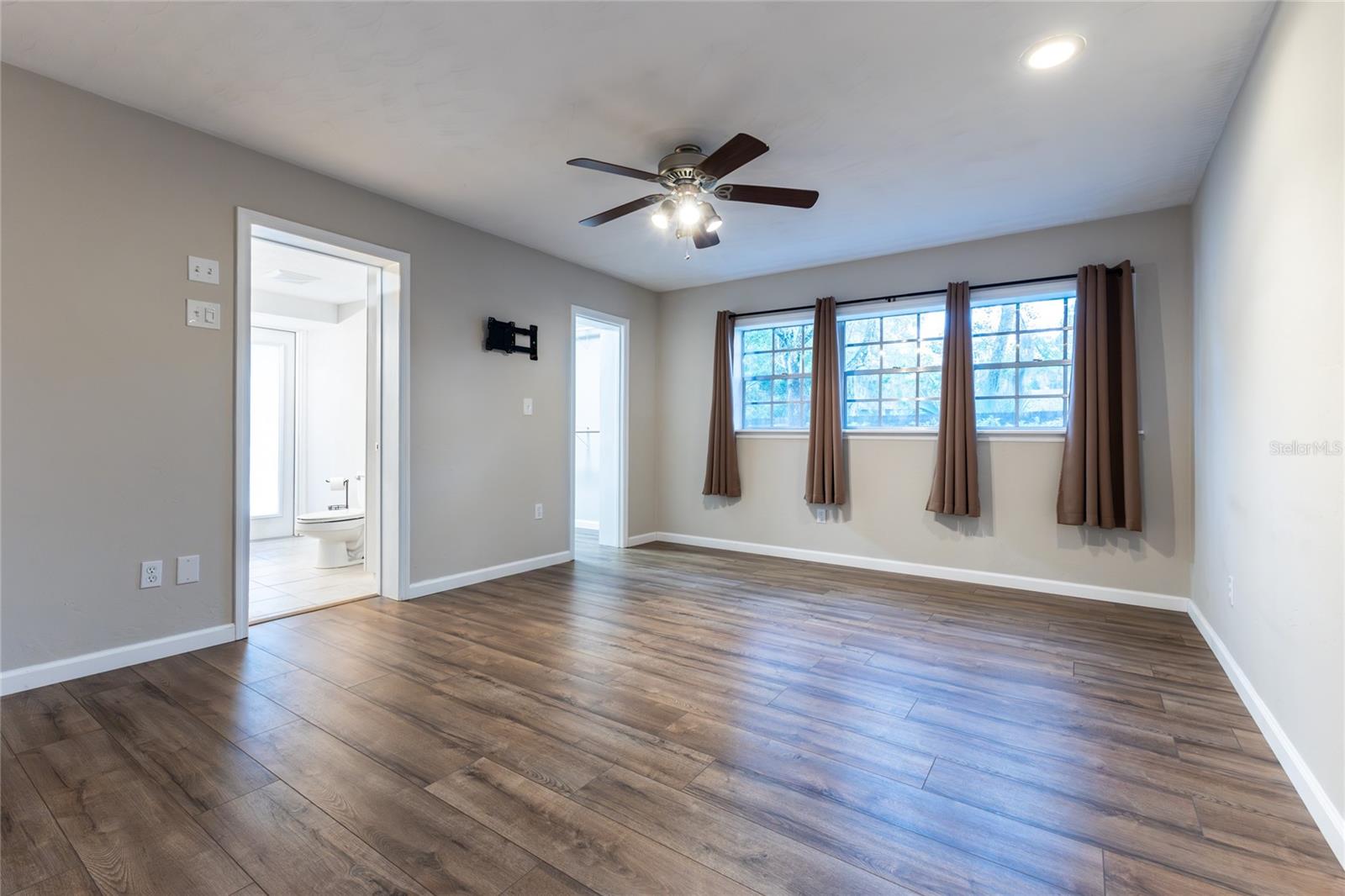 OAKLEIGH HEIGHTS - Residential