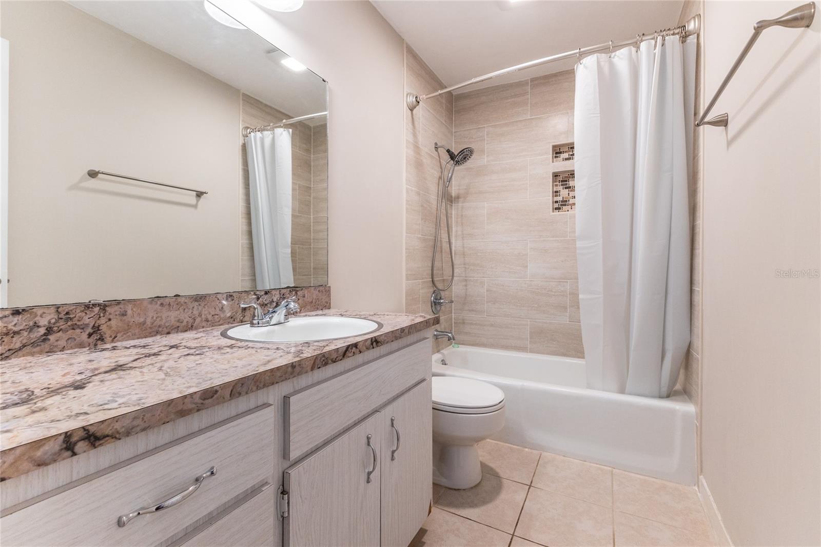 OAKLEIGH HEIGHTS - Residential