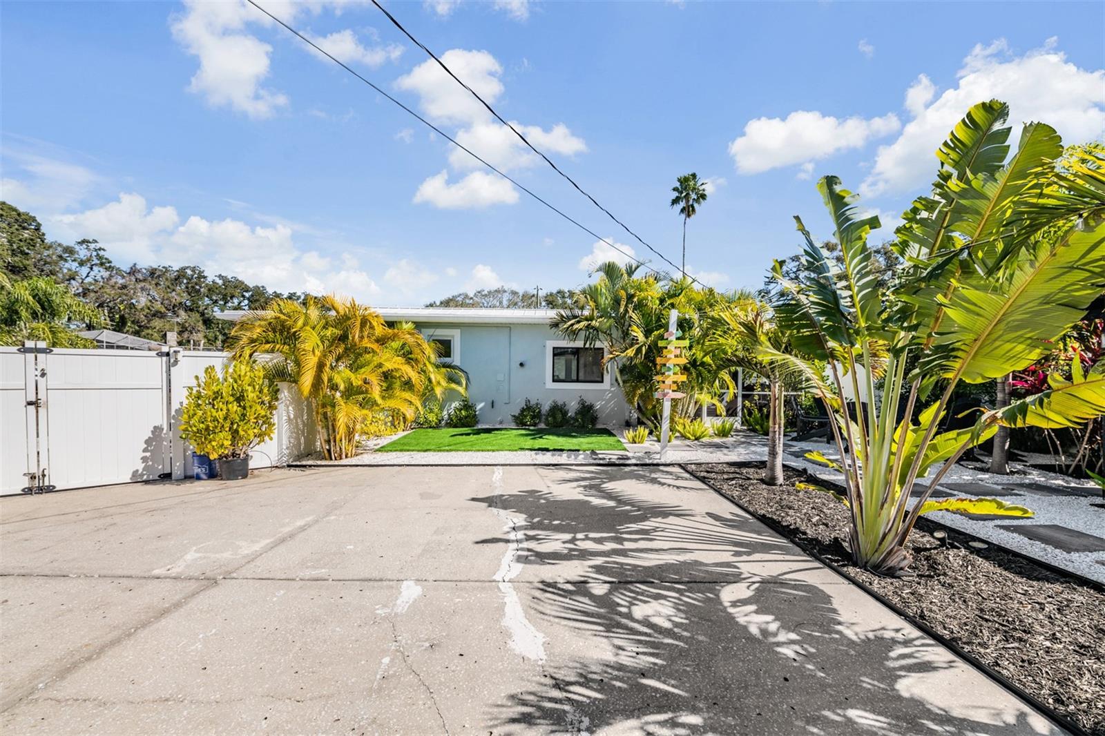 DUNEDIN ISLES COUNTRY CLUB - Residential