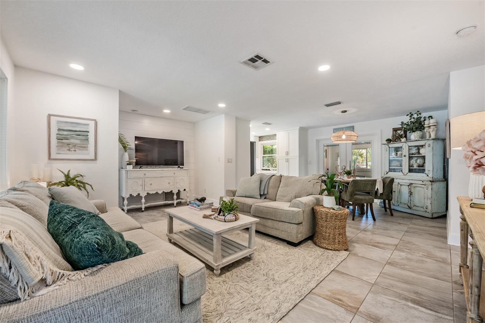 DUNEDIN ISLES COUNTRY CLUB - Residential