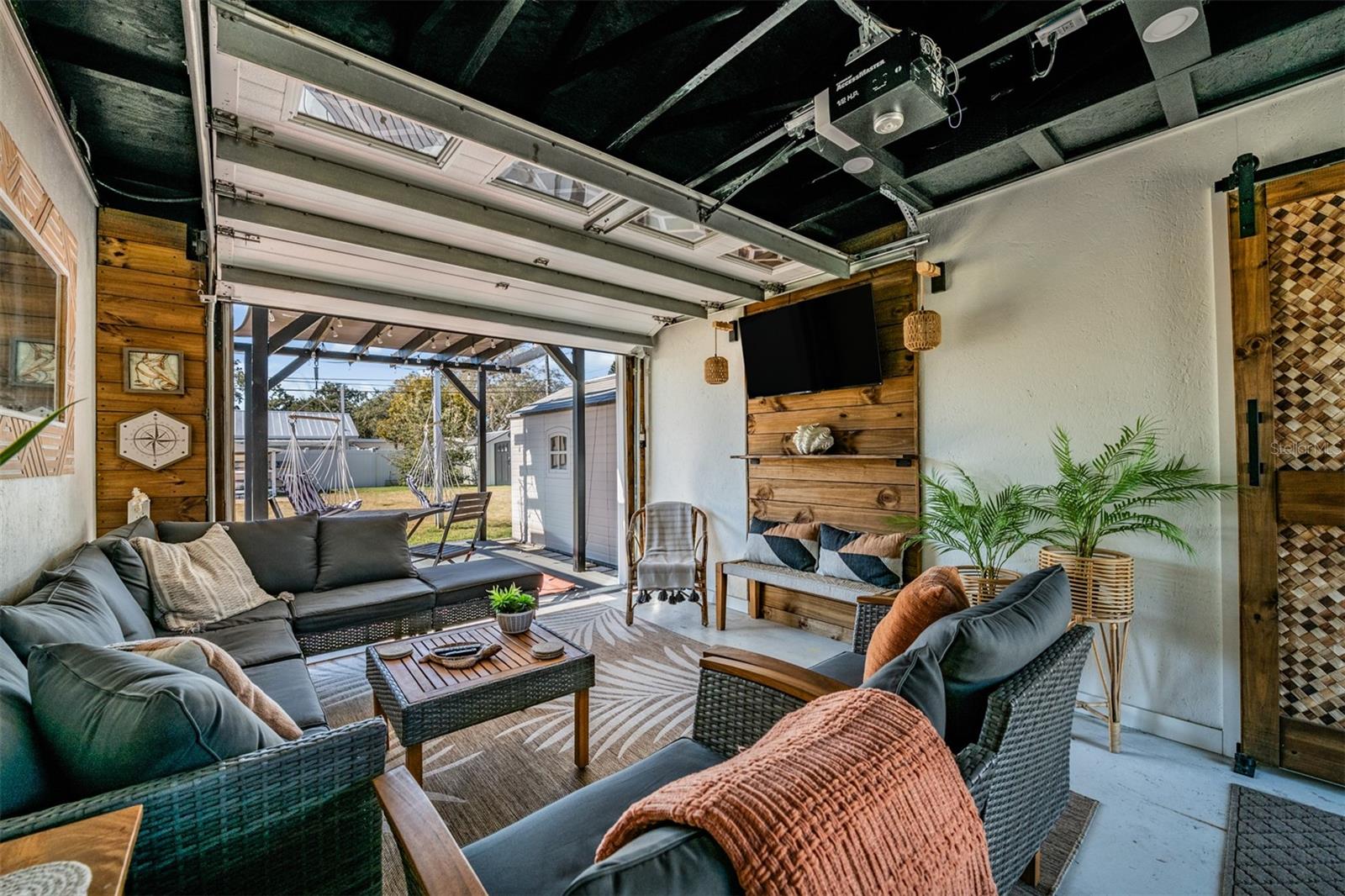 DUNEDIN ISLES COUNTRY CLUB - Residential