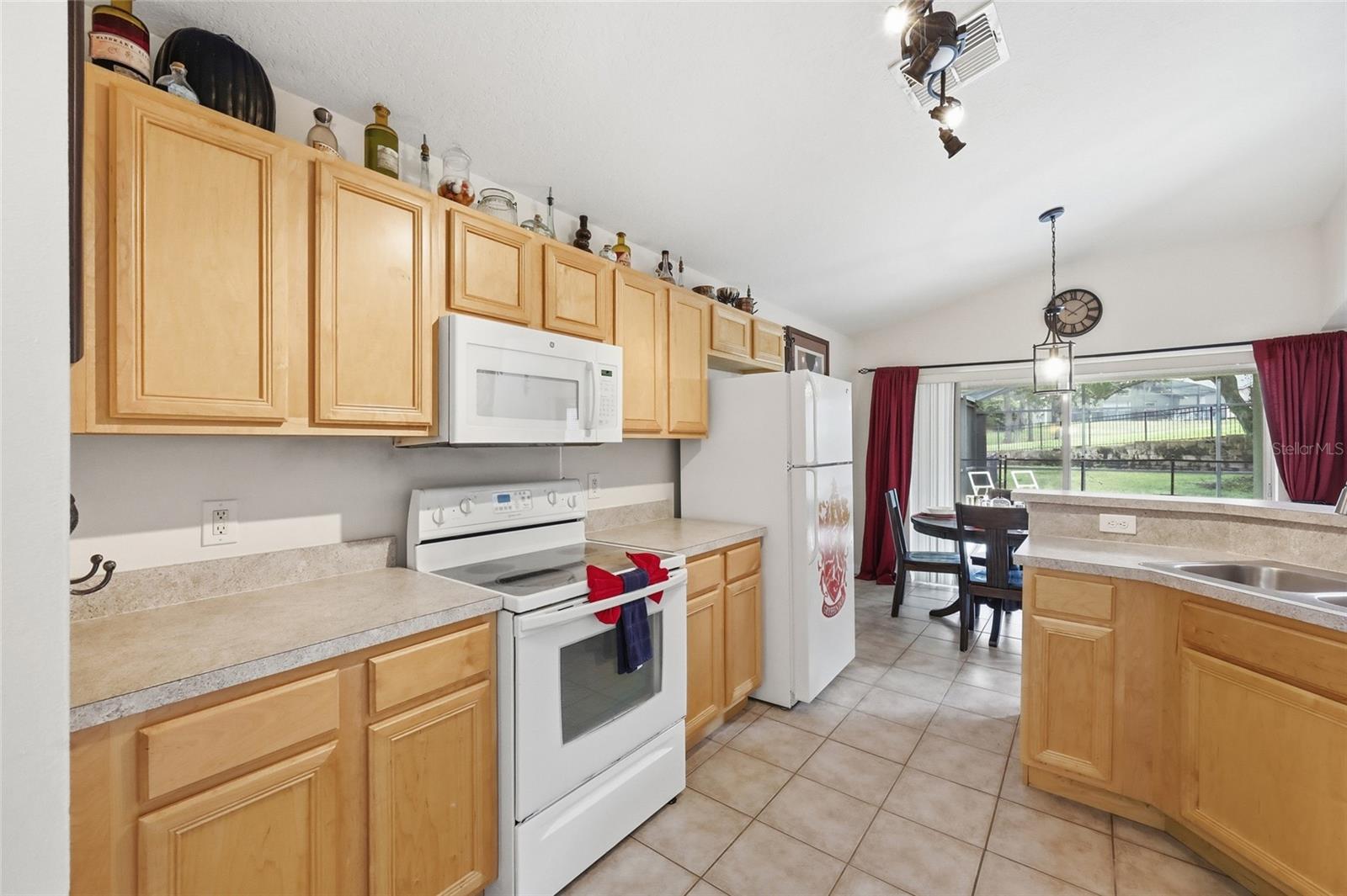 EMERALD ISLAND RESORT PH 5B - Residential