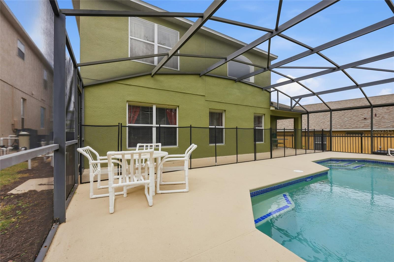 EMERALD ISLAND RESORT PH 5B - Residential