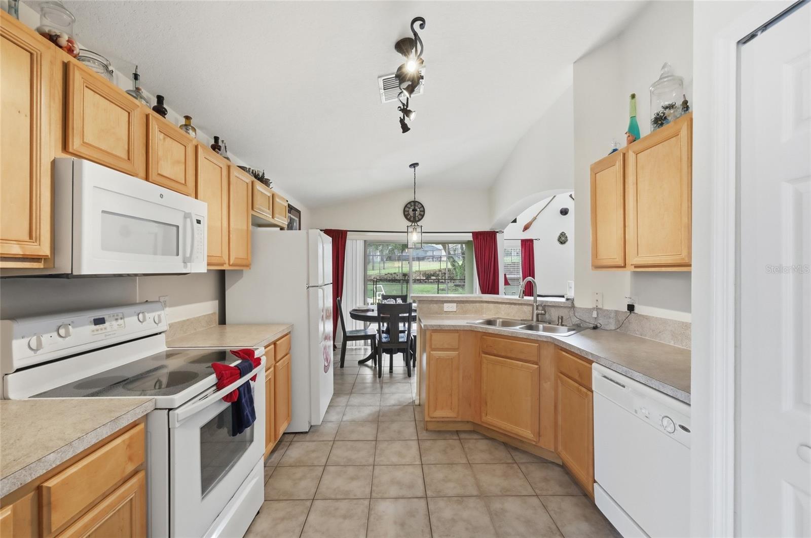 EMERALD ISLAND RESORT PH 5B - Residential