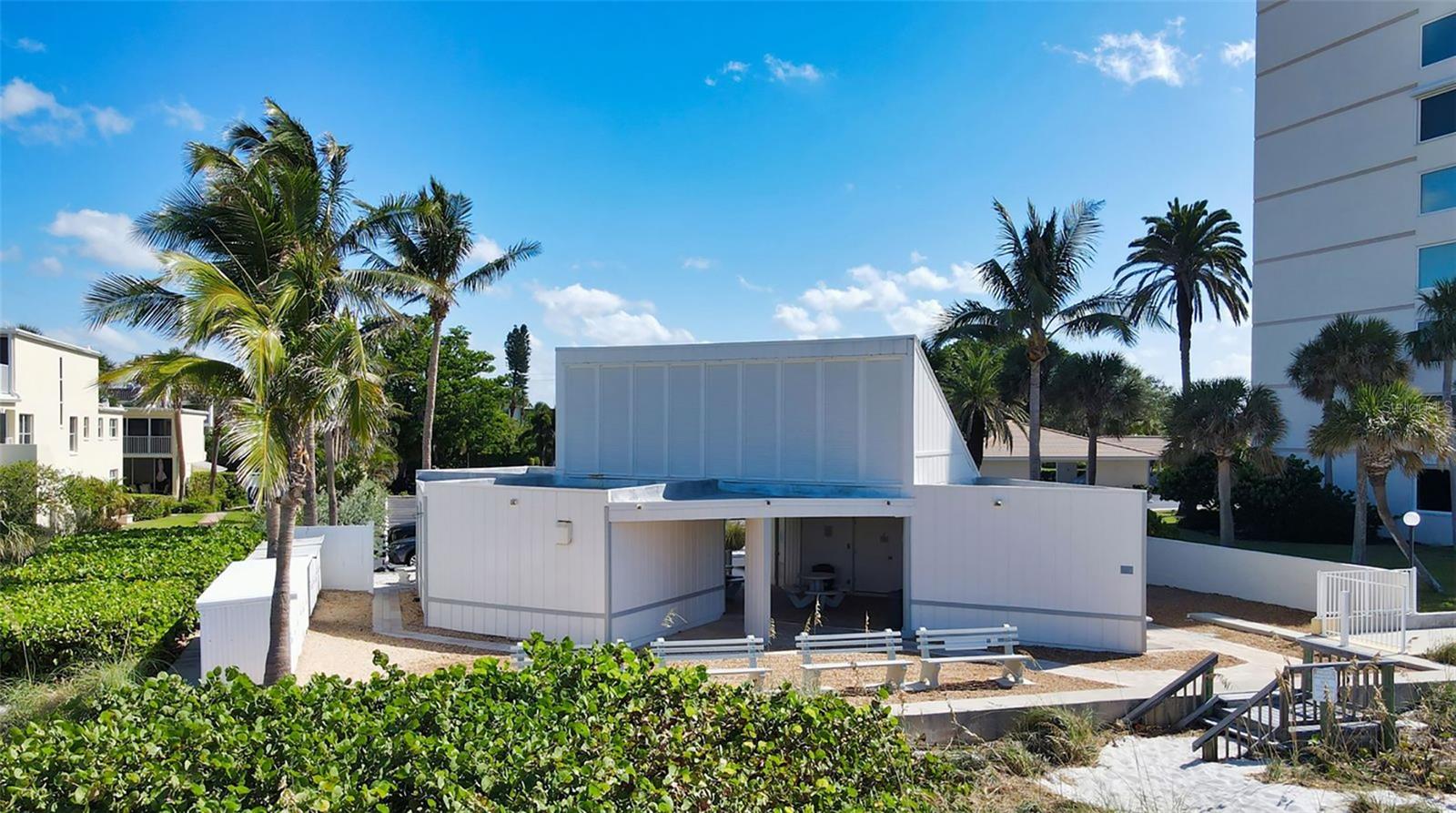 SUTTON PLACE - Residential