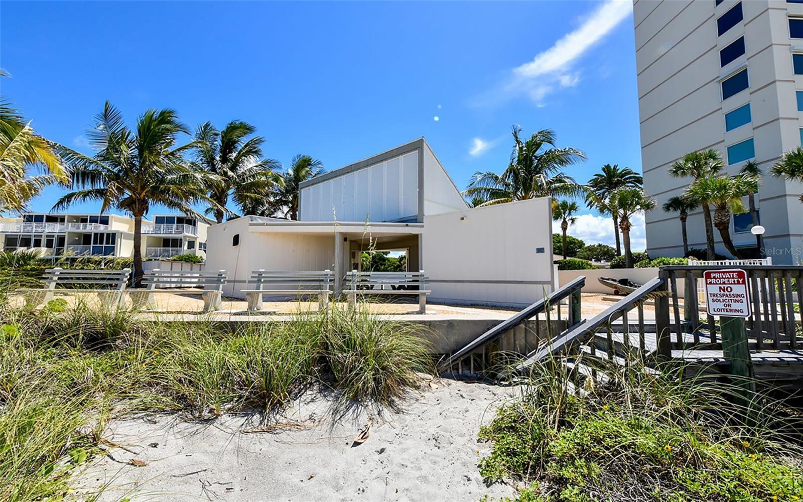 SUTTON PLACE - Residential