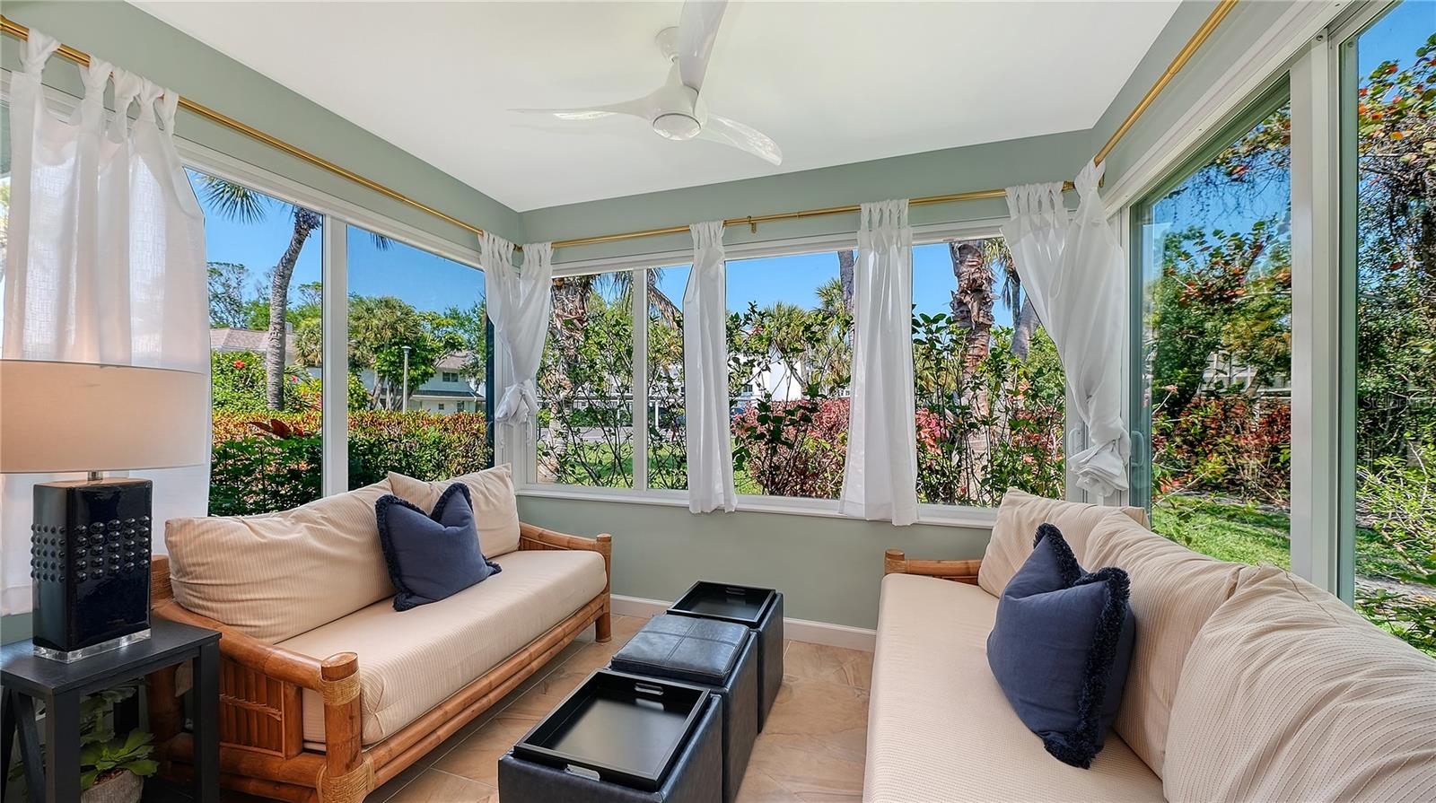 SUTTON PLACE - Residential