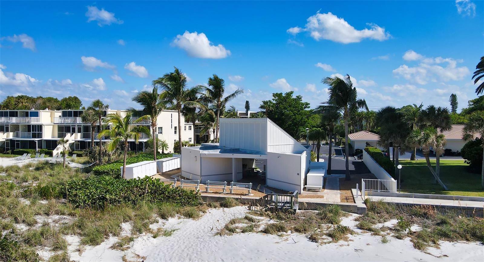 SUTTON PLACE - Residential