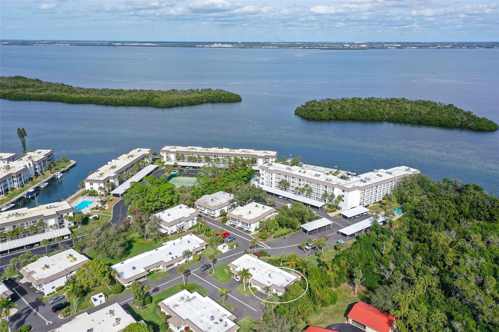 SUTTON PLACE - Residential