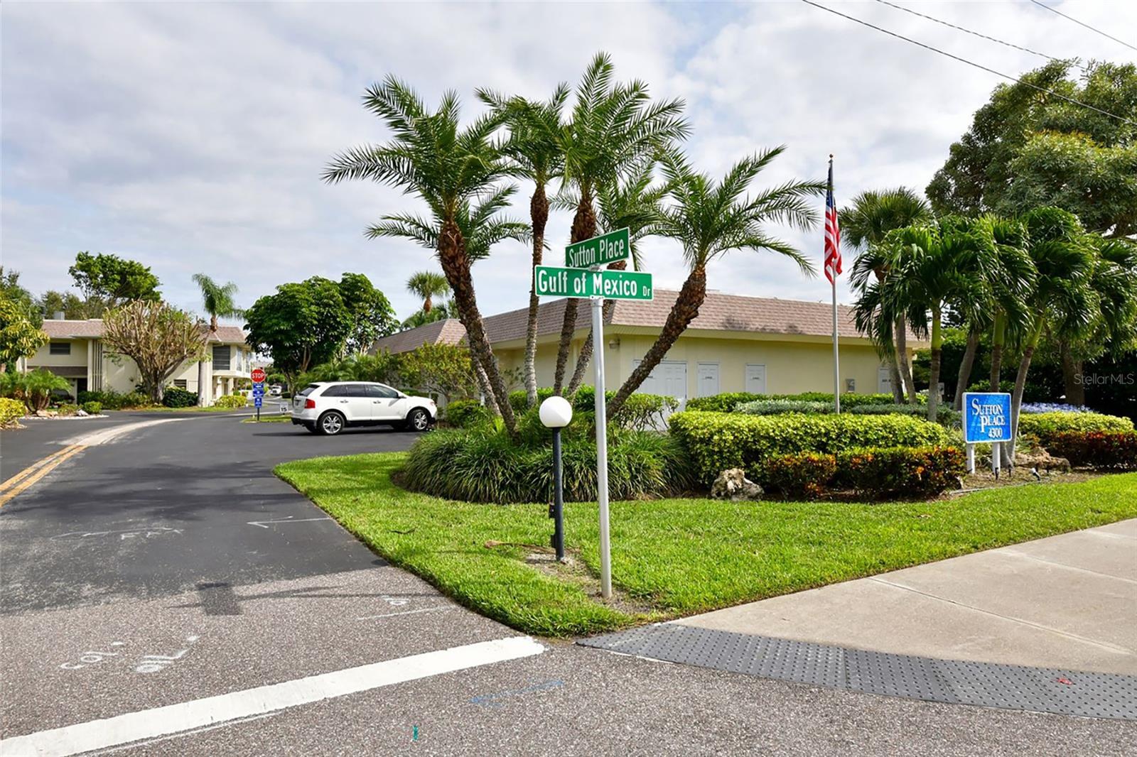 SUTTON PLACE - Residential