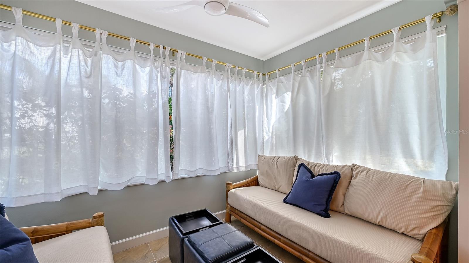 SUTTON PLACE - Residential