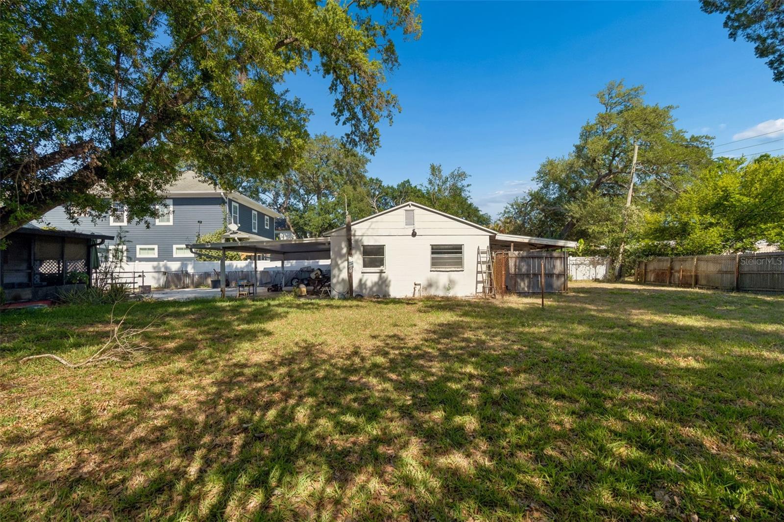 EL PRADO GARDENS - Residential