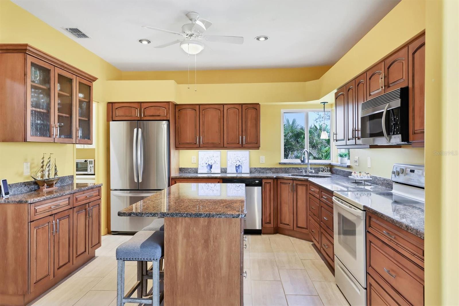 175 INLETS BOULEVARD 175