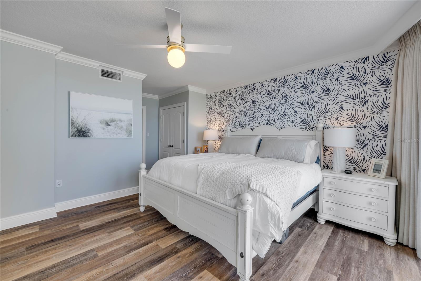 GOLDEN ARMS - Residential